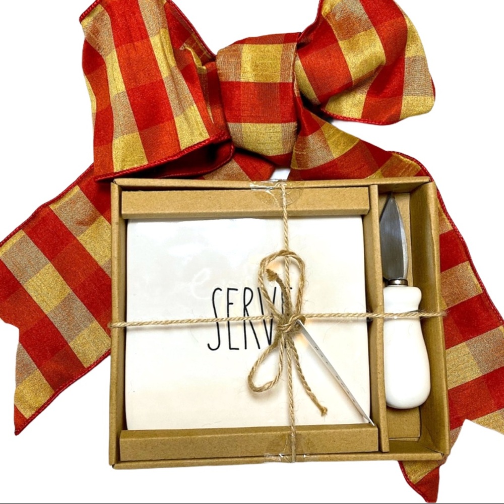 Rae Dunn SERVE HOLIDAY HOSTESS Cheese Plate & Knife Boxed Set CREAM & BLACK ]NWB